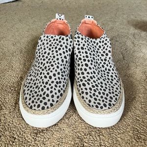 Hey Dude leopard print, size 9
